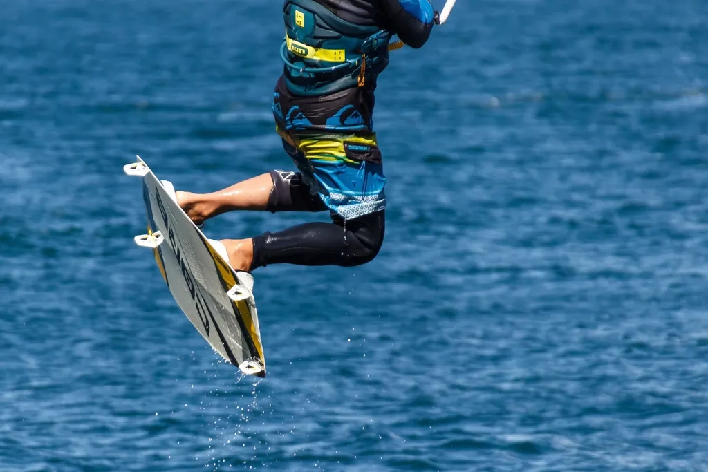 La Ventana route — kitesurfer jumping